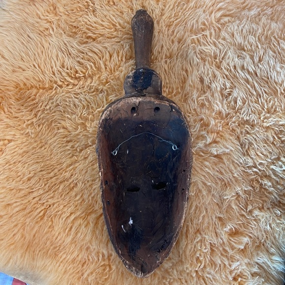 Antique African Mask - Picture 8 of 9